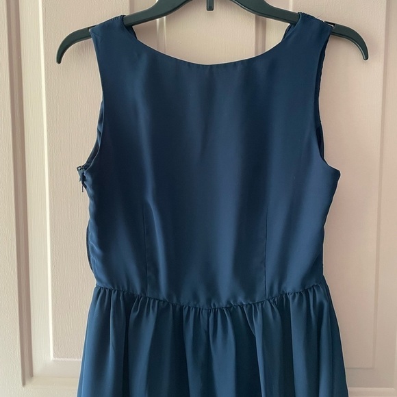 Tevolio Blue Sleeveless V-Neck Dress With Side Zipper- Size 6 - Picture 4 of 12